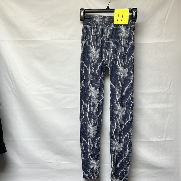 CHUNS stretchy fashion leggings.  Bundle and save.  One size fits most. - Picture 11 of 14